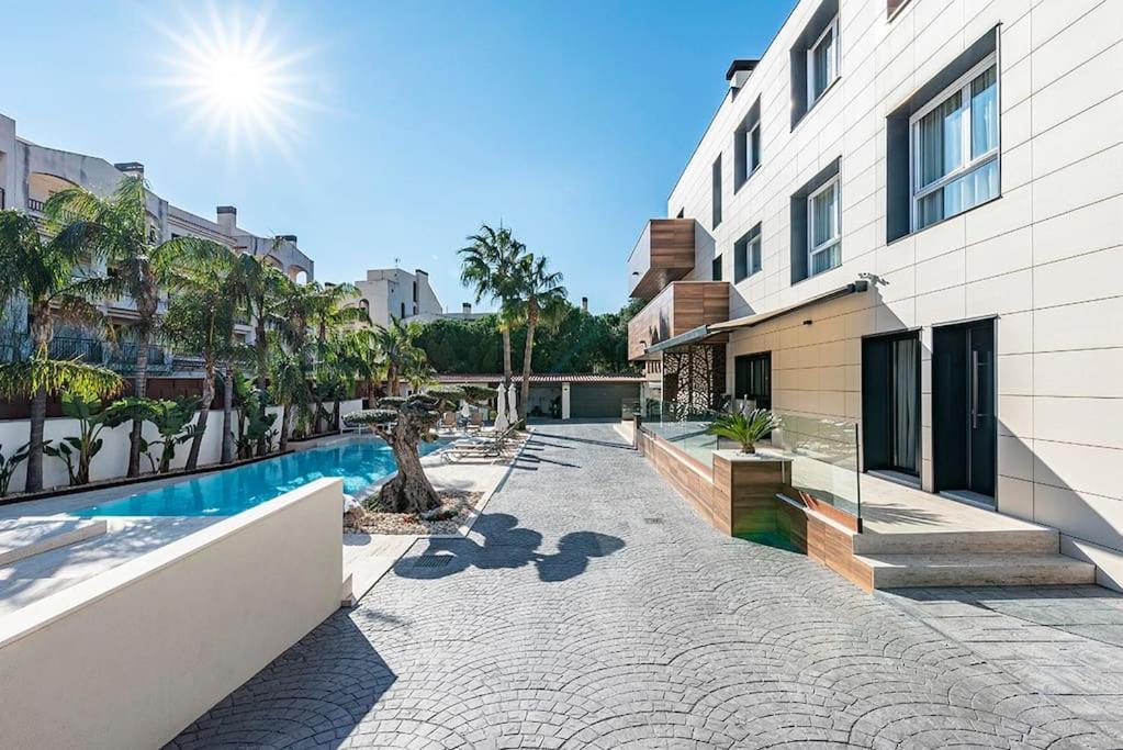 5 Stelle Piscina, Jacuzzi, Wifi - 2 Min Dal Mare Apartment Miami Playa Ngoại thất bức ảnh