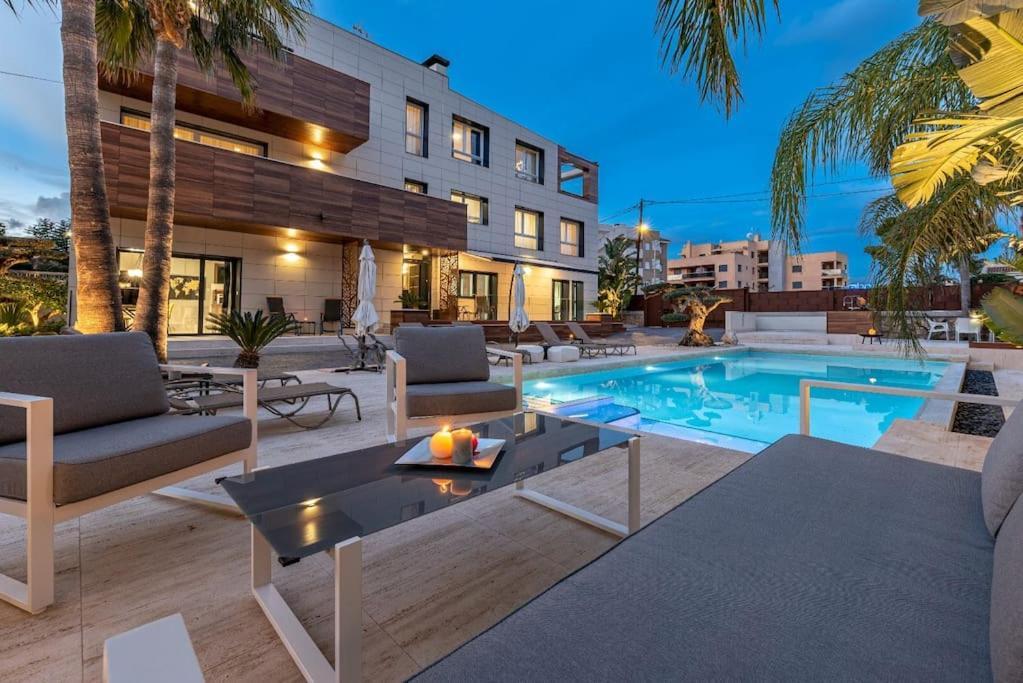 5 Stelle Piscina, Jacuzzi, Wifi - 2 Min Dal Mare Apartment Miami Playa Ngoại thất bức ảnh